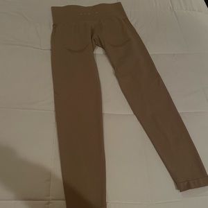 NVGTN workout leggings